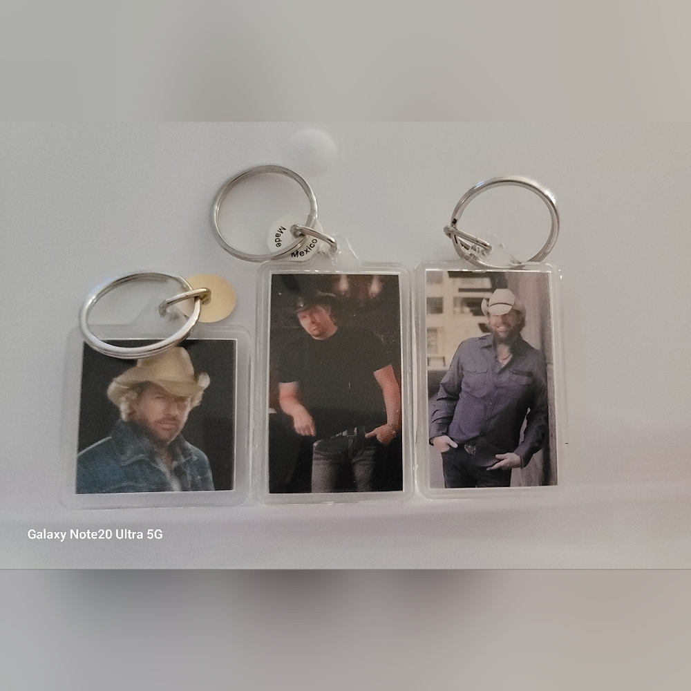 New Rare 3 Toby Keith keychains